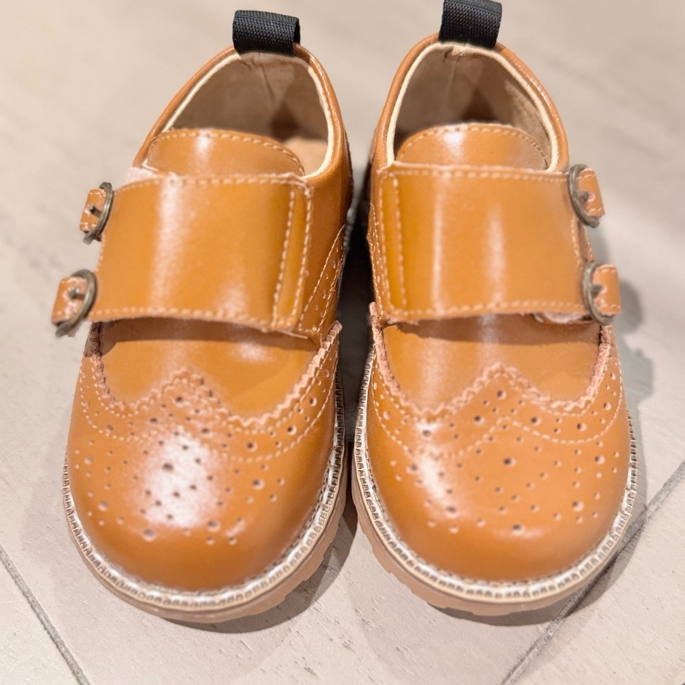 Toddler Dress Shoes Oxfords Natural color Size 5.5 (European size 21)